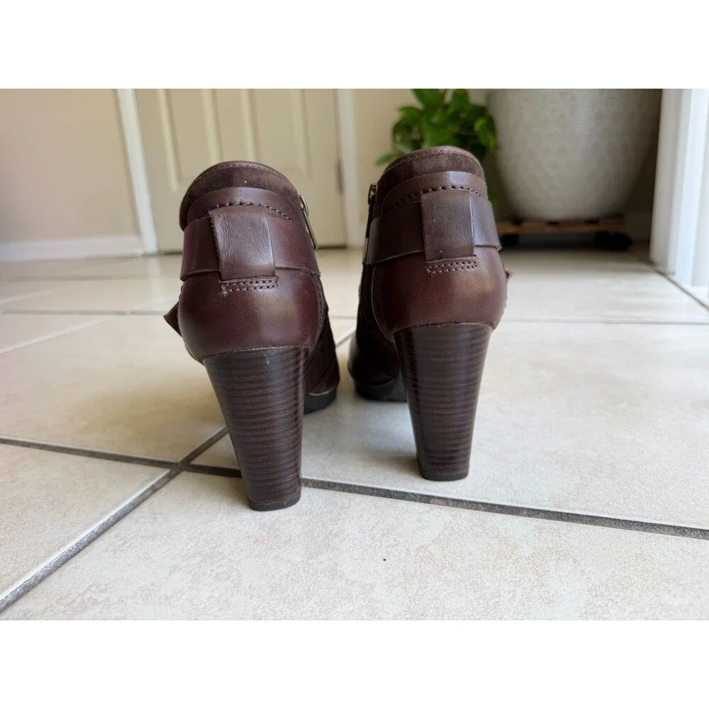 Clarks Scheme Act Brown Leather Suede Ankle Booties Buckle Women's Size 9.5M